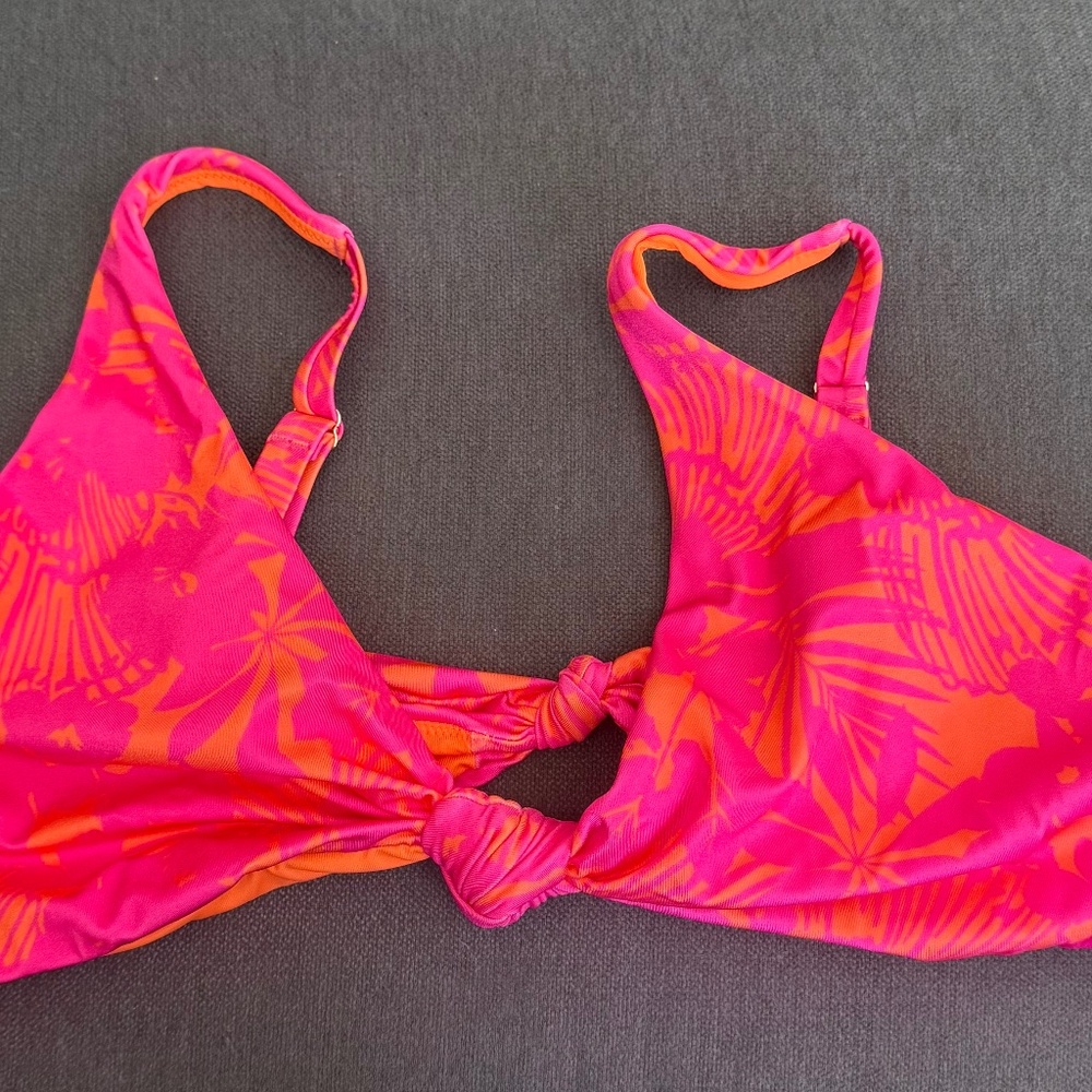 Victoria’s Secret bikini top